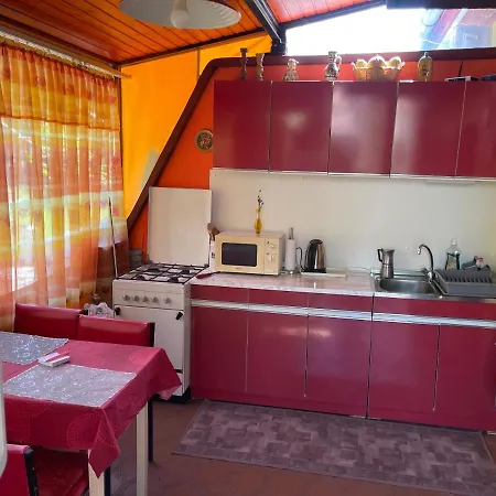 Irenke Apartman * Balatonföldvár