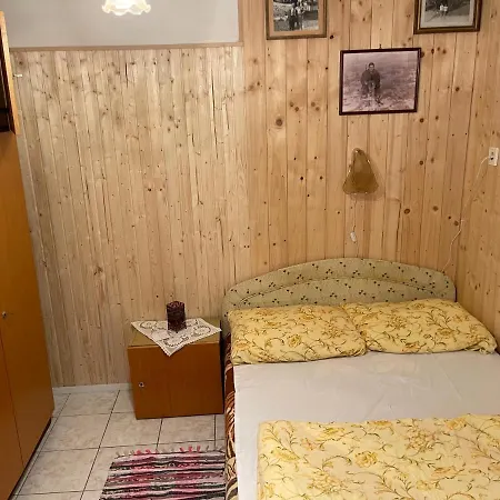 Irenke Apartman Διαμέρισμα